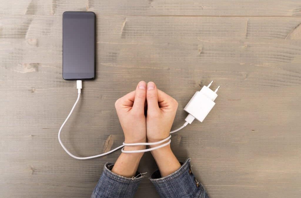Descubra agora como a tecnologia em excesso afeta o desenvolvimento do idioma