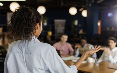 Como se sentir seguro ao falar em inglês em um ambiente corporativo