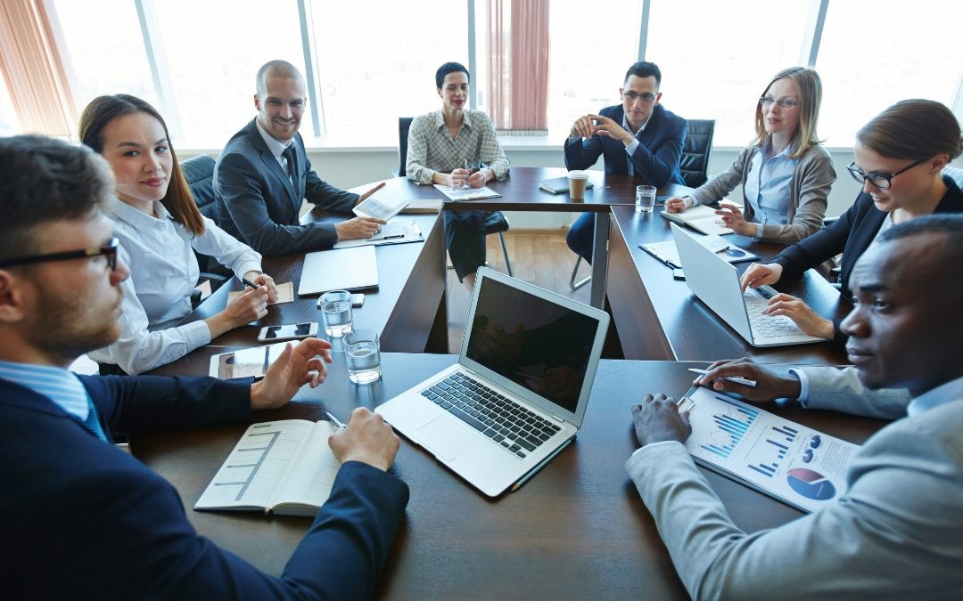 Como se preparar para uma reunião em inglês ou espanhol e se destacar no ambiente profissional?